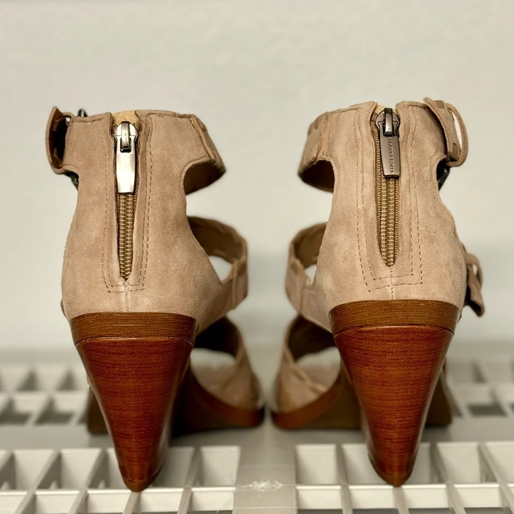 NWOB Vince Camuto Suraylin Truffle Taupe Heeled‎ Sandal